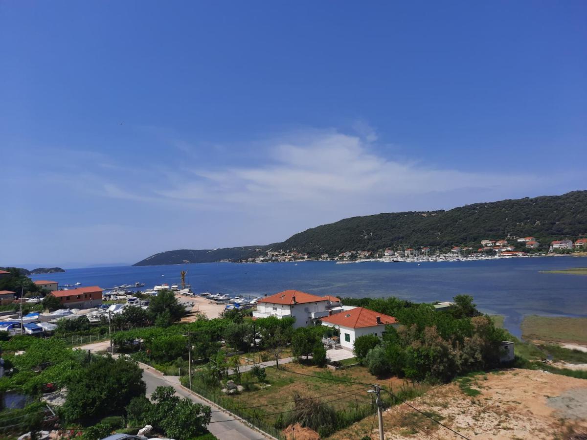 Marovito Apartment Supetarska Draga Luaran gambar
