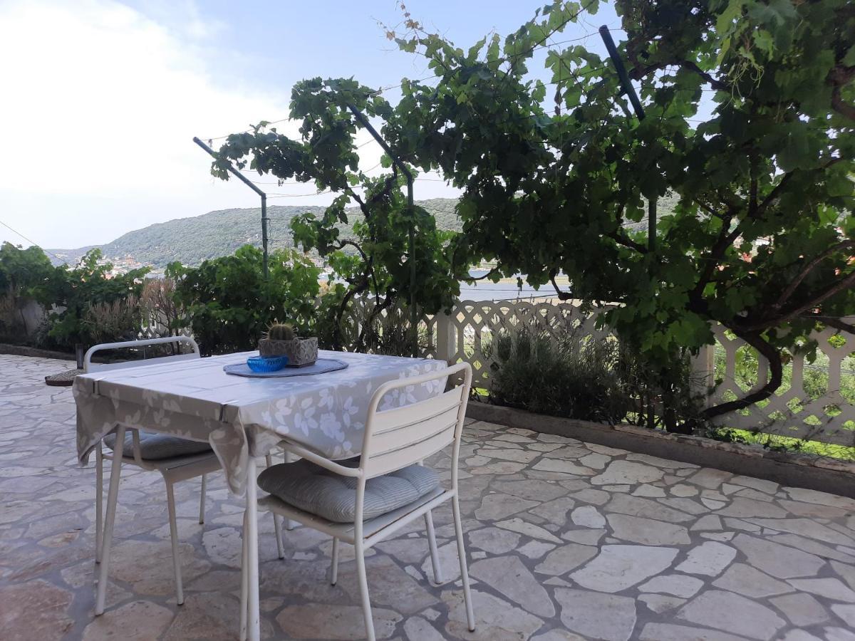 Marovito Apartment Supetarska Draga Luaran gambar